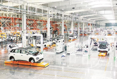 位于柳東新區(qū)內的上汽通用五菱寶駿基地內的島式精益制造工廠。記者 覃科 攝